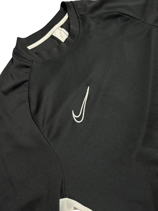 Nike Dri-FIT Slim Training Shirt – Black/White