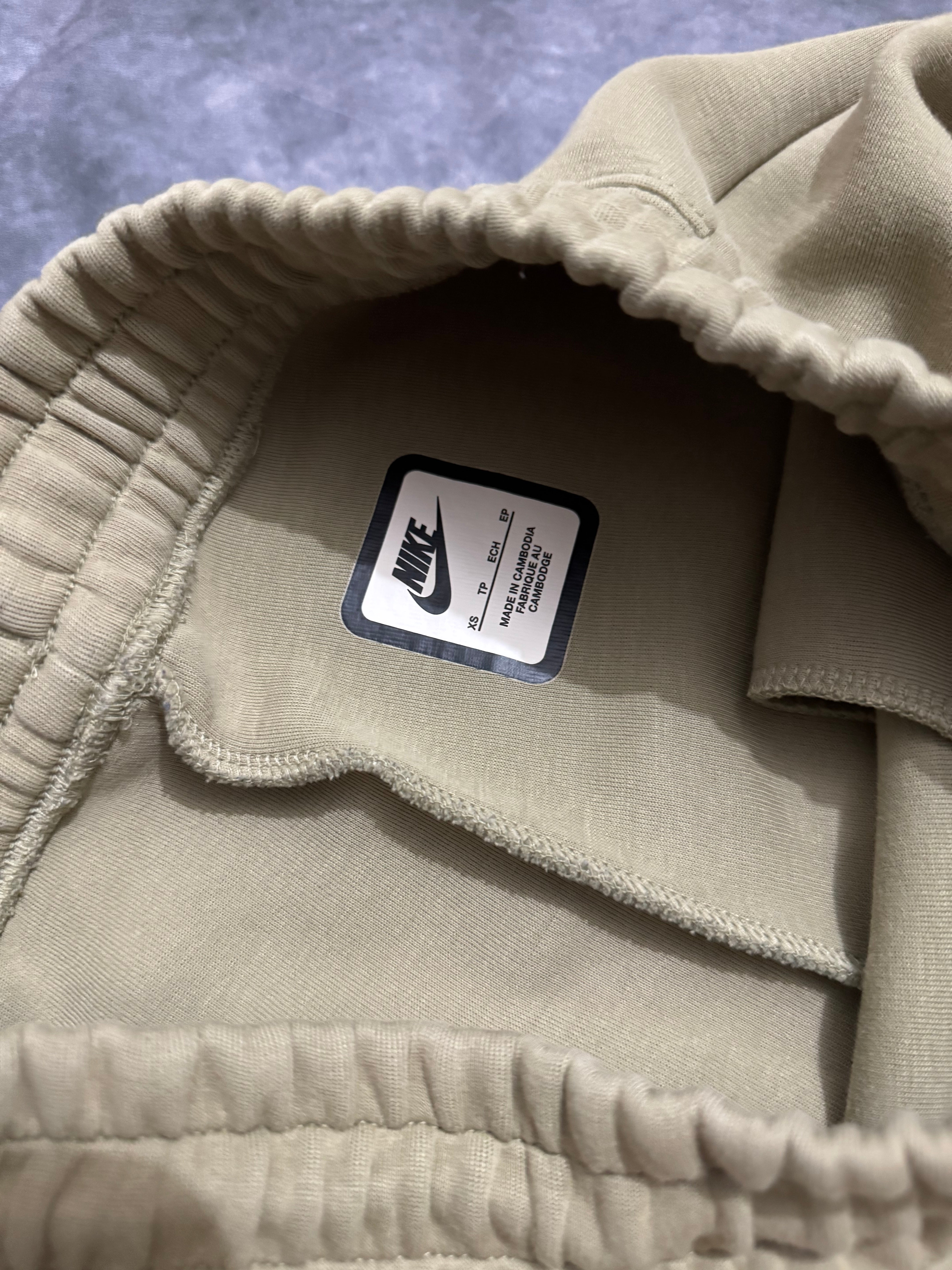 Nike Sweatpants Olive Green (Women)