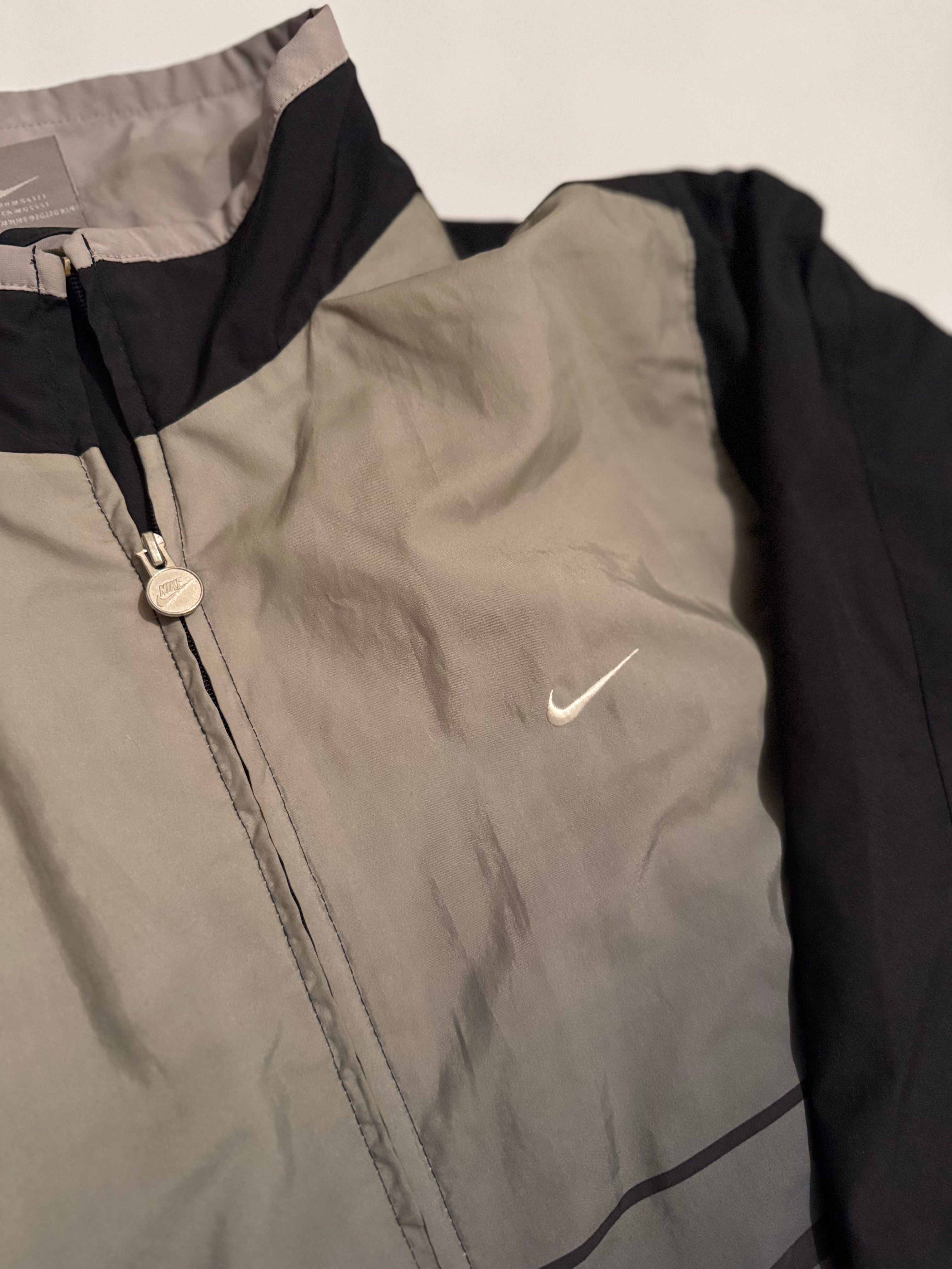 Nike Windbreaker Track Jacket – Black & Grey Gradient – Tagged XL (Fits Like L)